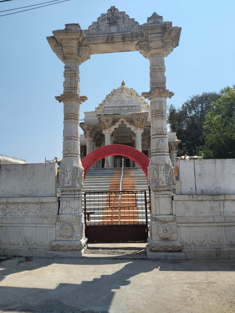 डहाणू के सावटा जैन मंदिर में बड़ी चोरी; गर्भगृह से 1.50 लाख के चांदी के छत्र पार