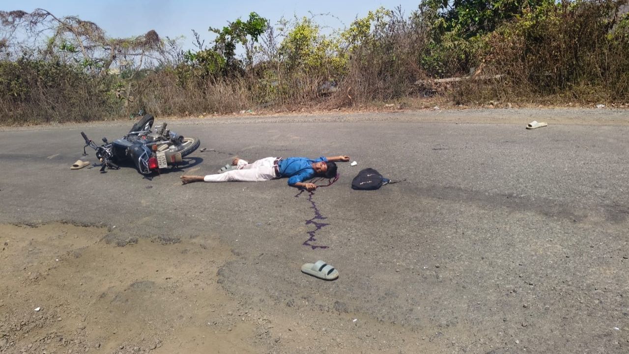 डहाणू: भीषण सड़क हादसा; डंपर की टक्कर से 18 वर्षीय युवक की मौत, दो गंभीर रूप से घायल