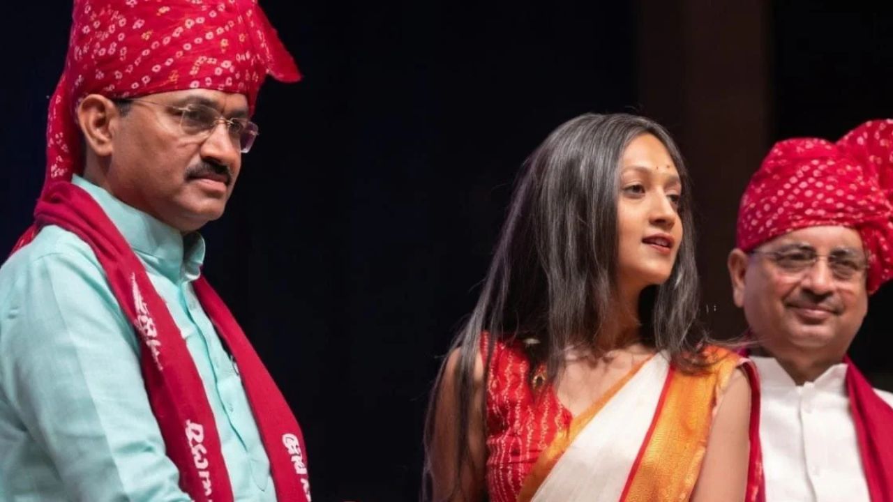 जयपुर यूनिवर्सिटी दीक्षांत समारोह में बवाल, छात्रों का गुस्सा फूटा और हंगामा मचा