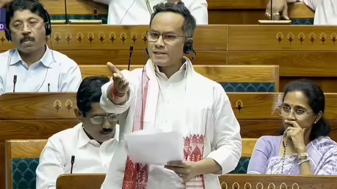 संसद में विपक्ष की आवाज दबाने का आरोप, गोगोई ने उठाए गंभीर सवाल