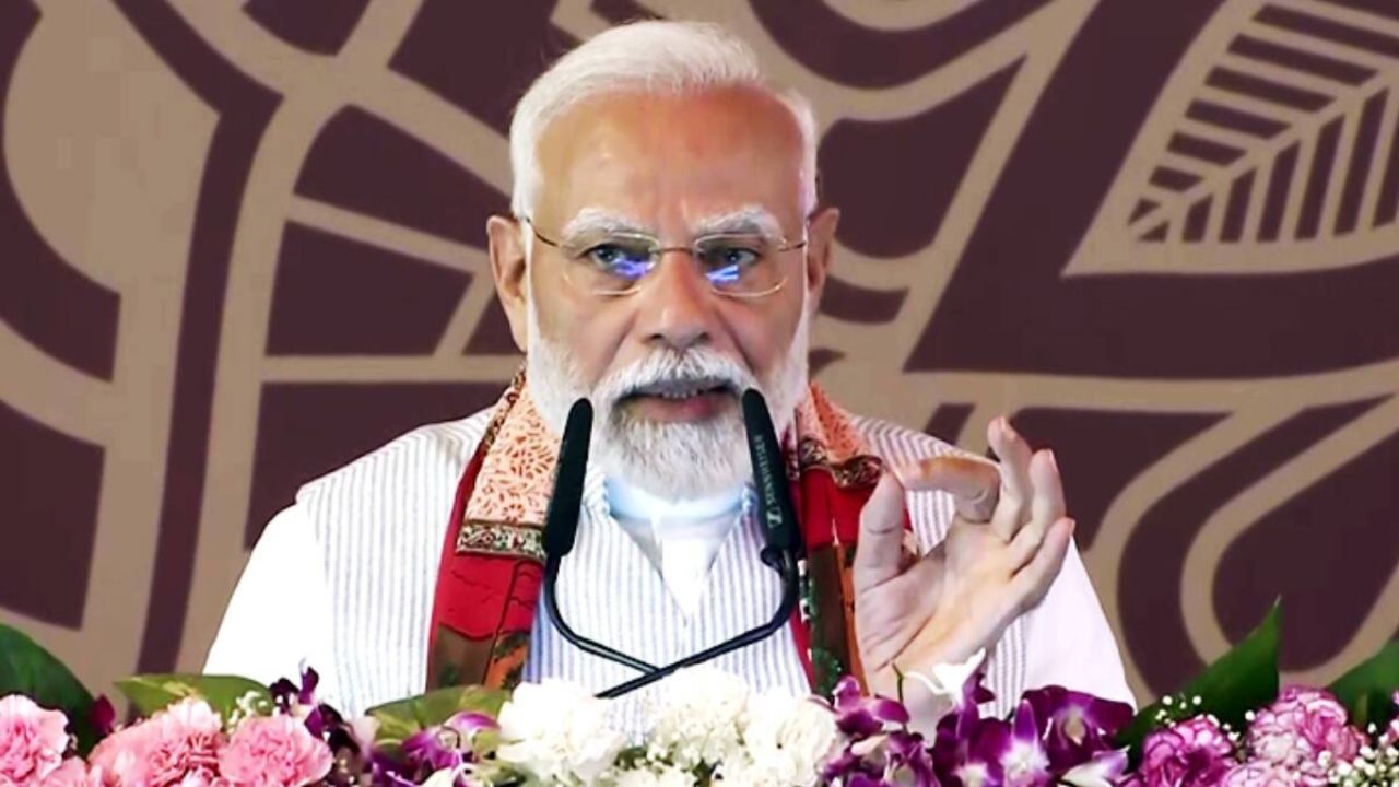 PM मोदी का बड़ा दौरा सिक्किम से यूपी तक विकास परियोजनाओं की झड़ी