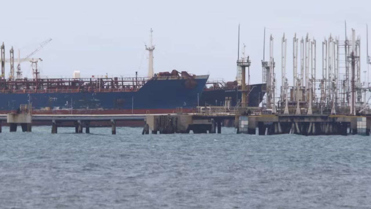 हॉर्मुज संकट के बीच भारत की ऊर्जा रणनीति बदली ईरान से तेल खरीद पर लगी मुहर