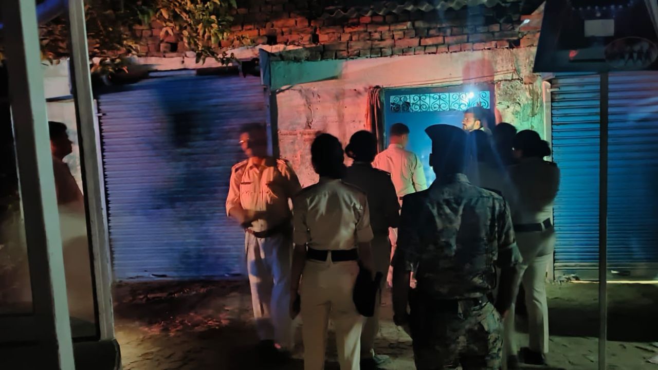 गोपालगंज में बड़ा रेस्क्यू ऑपरेशन 40 नाबालिग लड़कियां ऑर्केस्ट्रा से मुक्त