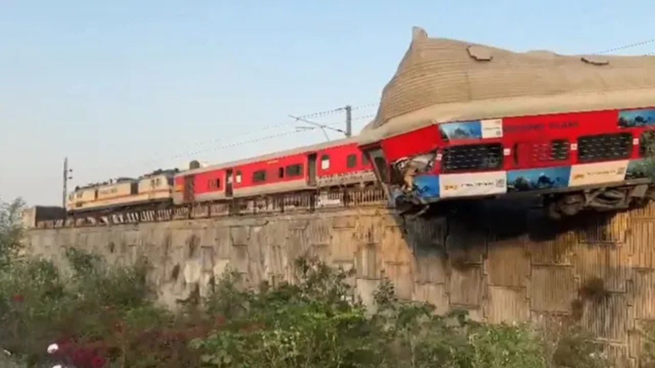 ऋषिकेश में उज्जैन एक्सप्रेस के तीन डिब्बे पटरी से उतरे, बड़ा रेल हादसा