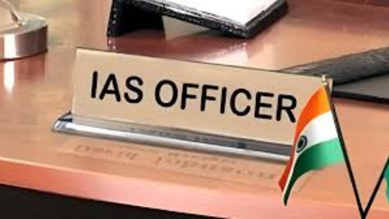 गुजरात में बड़ा प्रशासनिक फेरबदल 72 IAS अधिकारियों के तबादले से मचा हलचल