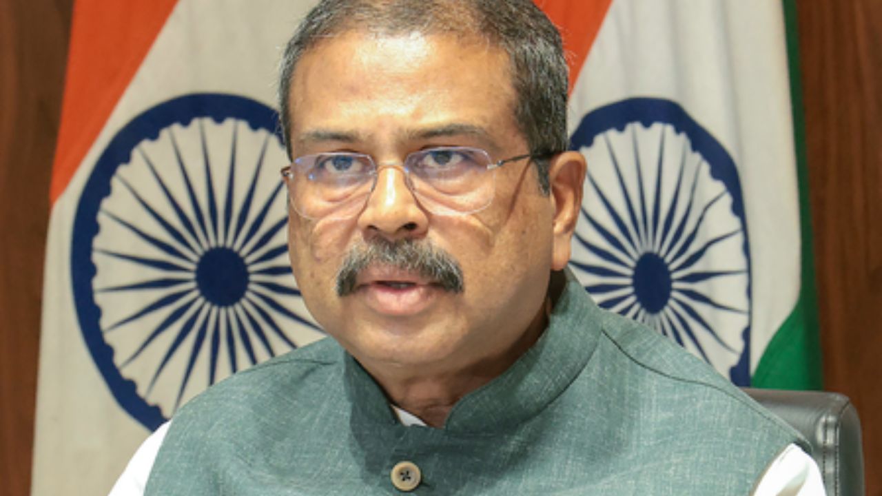 CBSE री-इवैल्यूएशन फॉर्म समस्या पर शिक्षा मंत्री धर्मेंद्र प्रधान ने सख्त रुख अपनाया