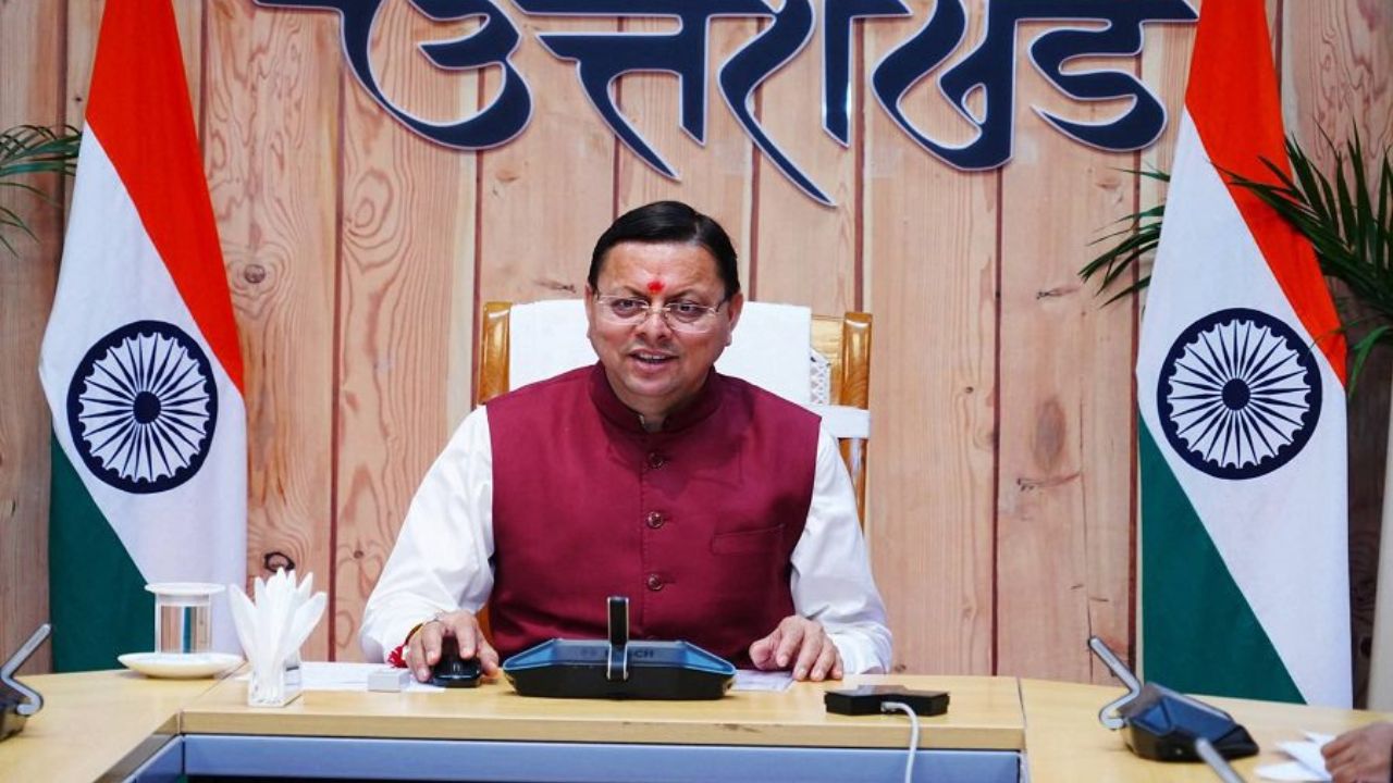 धामी सरकार का बड़ा कदम वन क्लिक पेंशन भुगतान से लाखों को राहत