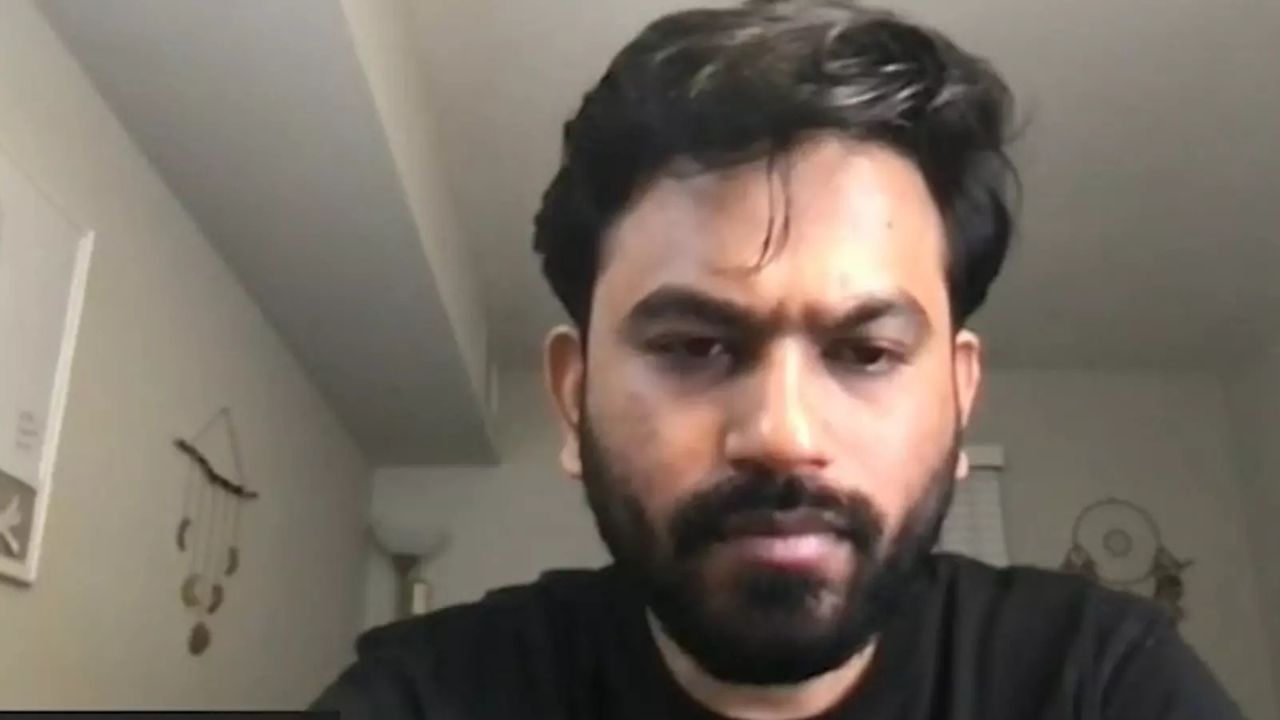 जंतर-मंतर पर प्रदर्शन की तैयारी में जुटी कॉकरोच जनता पार्टी