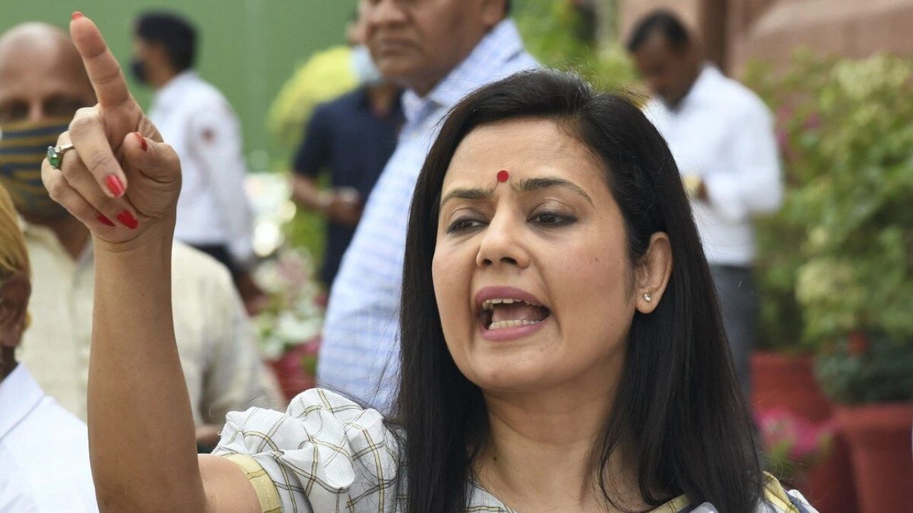 महुआ मोइत्रा ने की शुभेंदु अधिकारी की तारीफ, बंगाल राजनीति में हलचल
